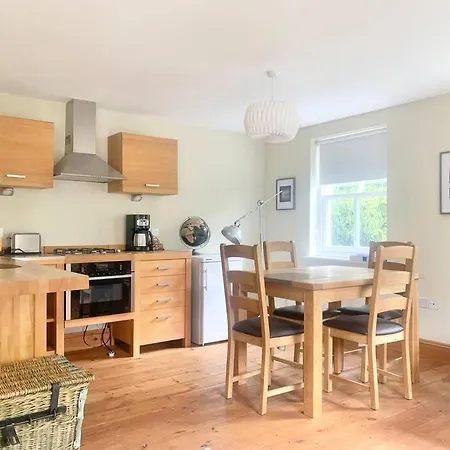 Delightful Ely House Bright And Warm With Cathedral View Apartment Exterior photo