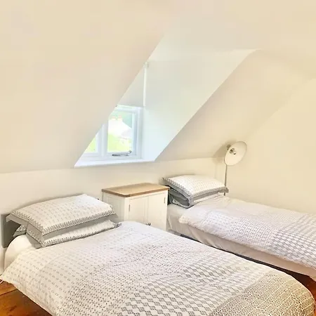 Delightful Ely House Bright And Warm With Cathedral View Apartment Exterior photo