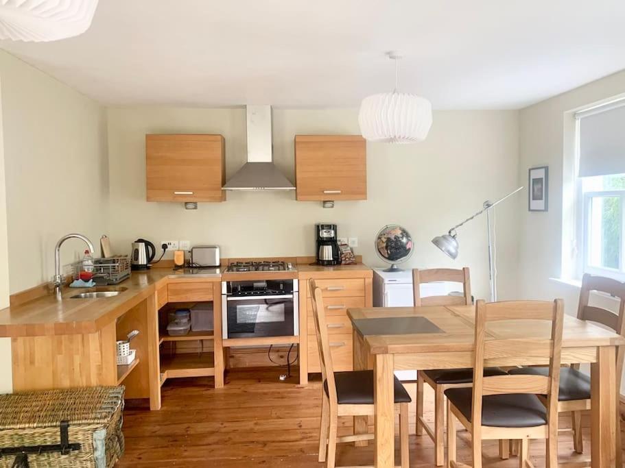 Delightful House Bright And Warm With Cathedral View Appartamento Ely