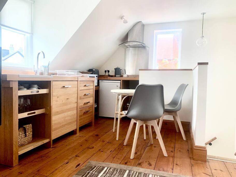 Delightful House Bright And Warm With Cathedral View